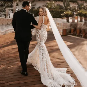 Custom Romantic Mermaid Wedding Dress with V-Neck, Lace Appliques, and 3D Flower Details - Vestido de Novia