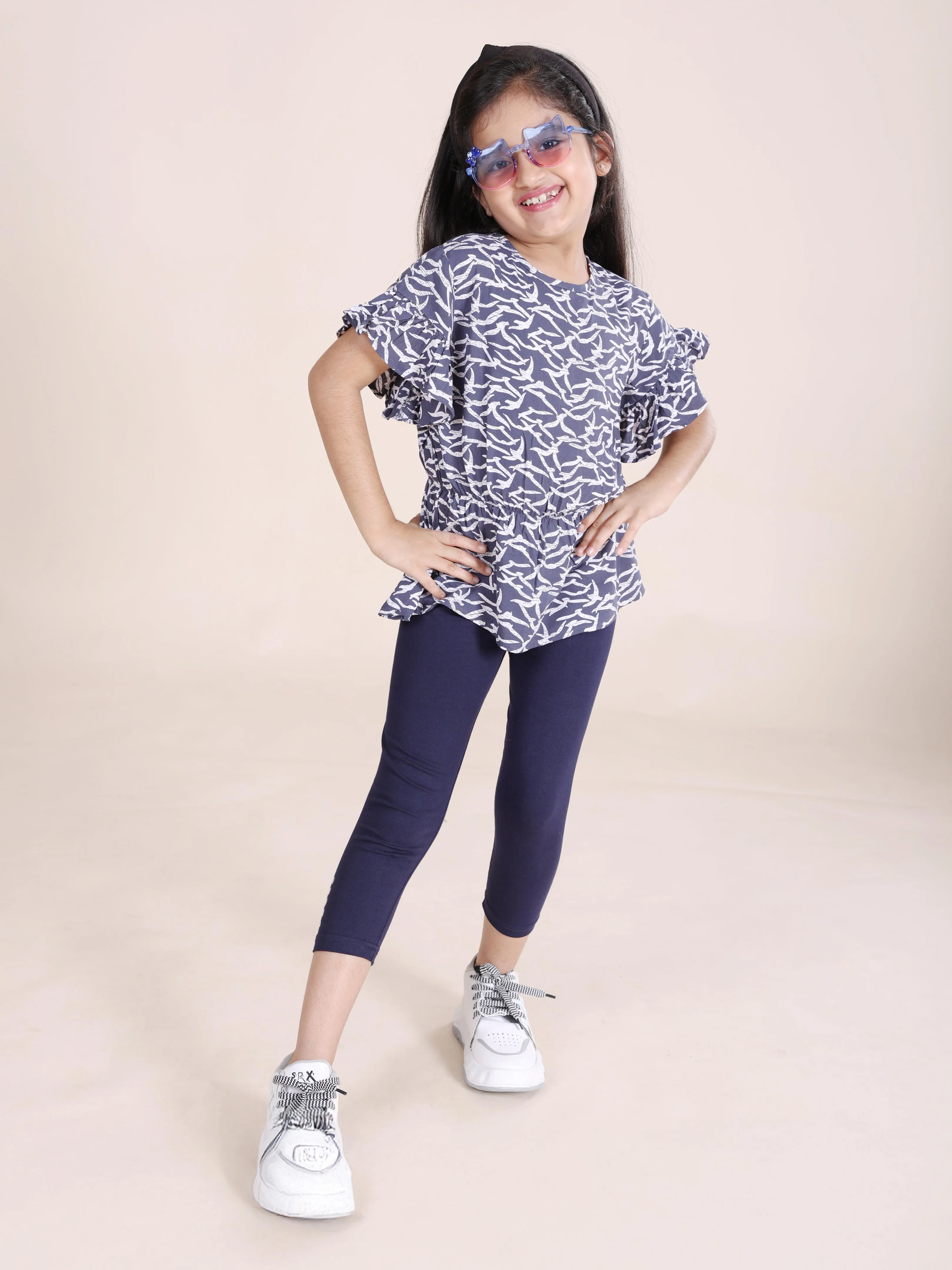 Girls Cap Sleeves Printed Waist Elasticated Top With Capri Legging