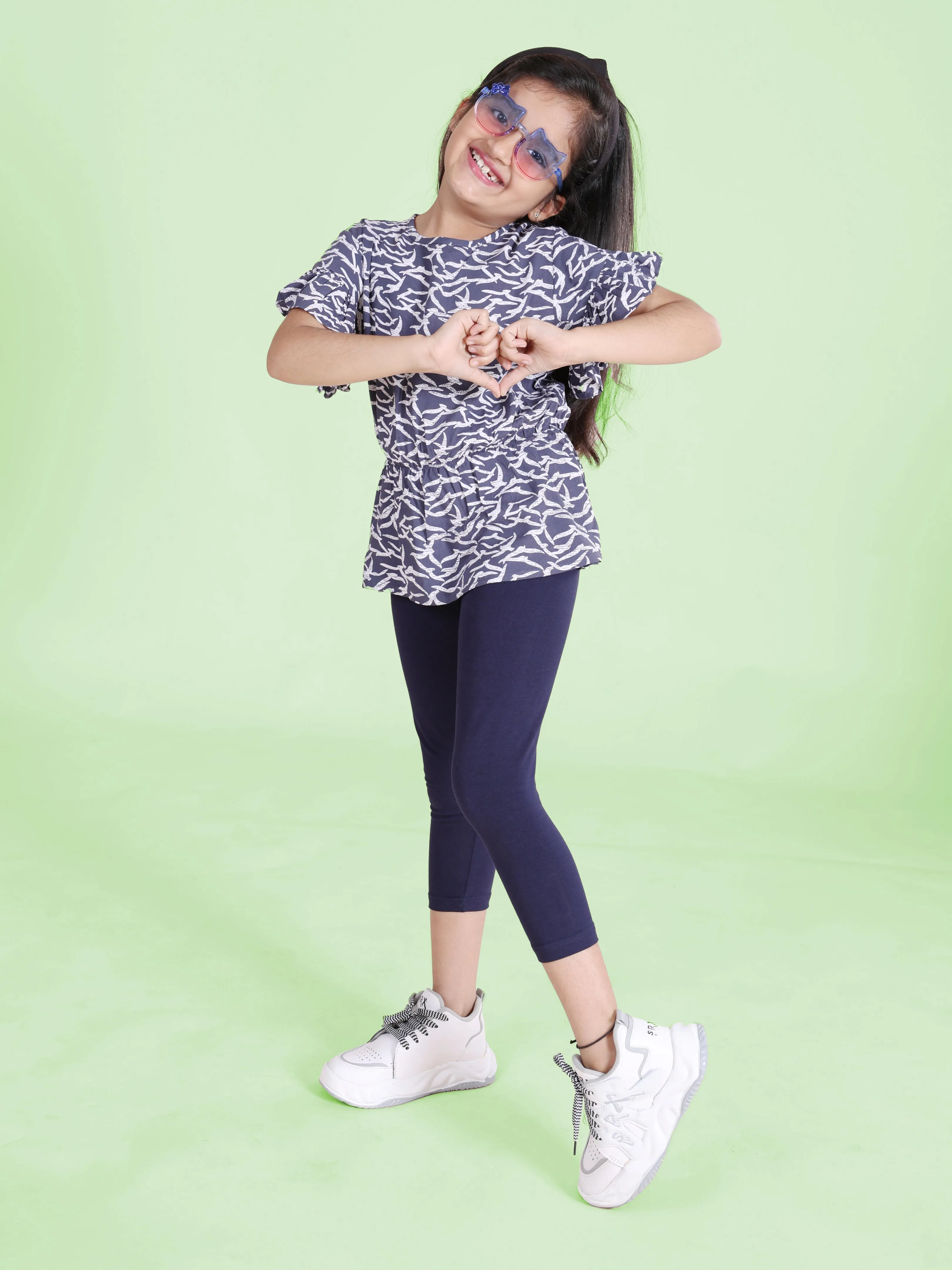 Girls Cap Sleeves Printed Waist Elasticated Top With Capri Legging